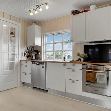 Дом отдыха Cozy In With Wifi